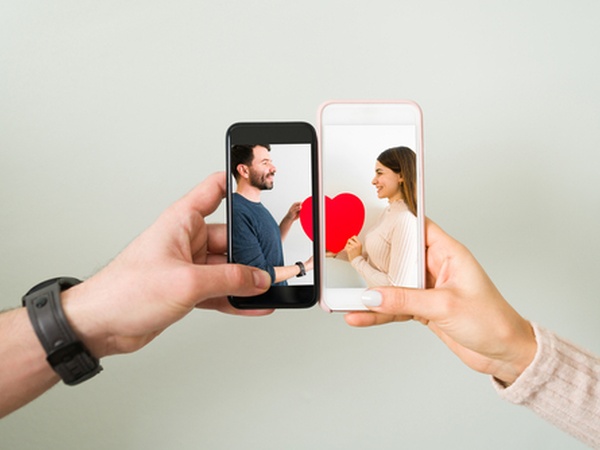 Tinder Matchmaker: Lassen Sie Freunde an der Partnersuche teilhaben!